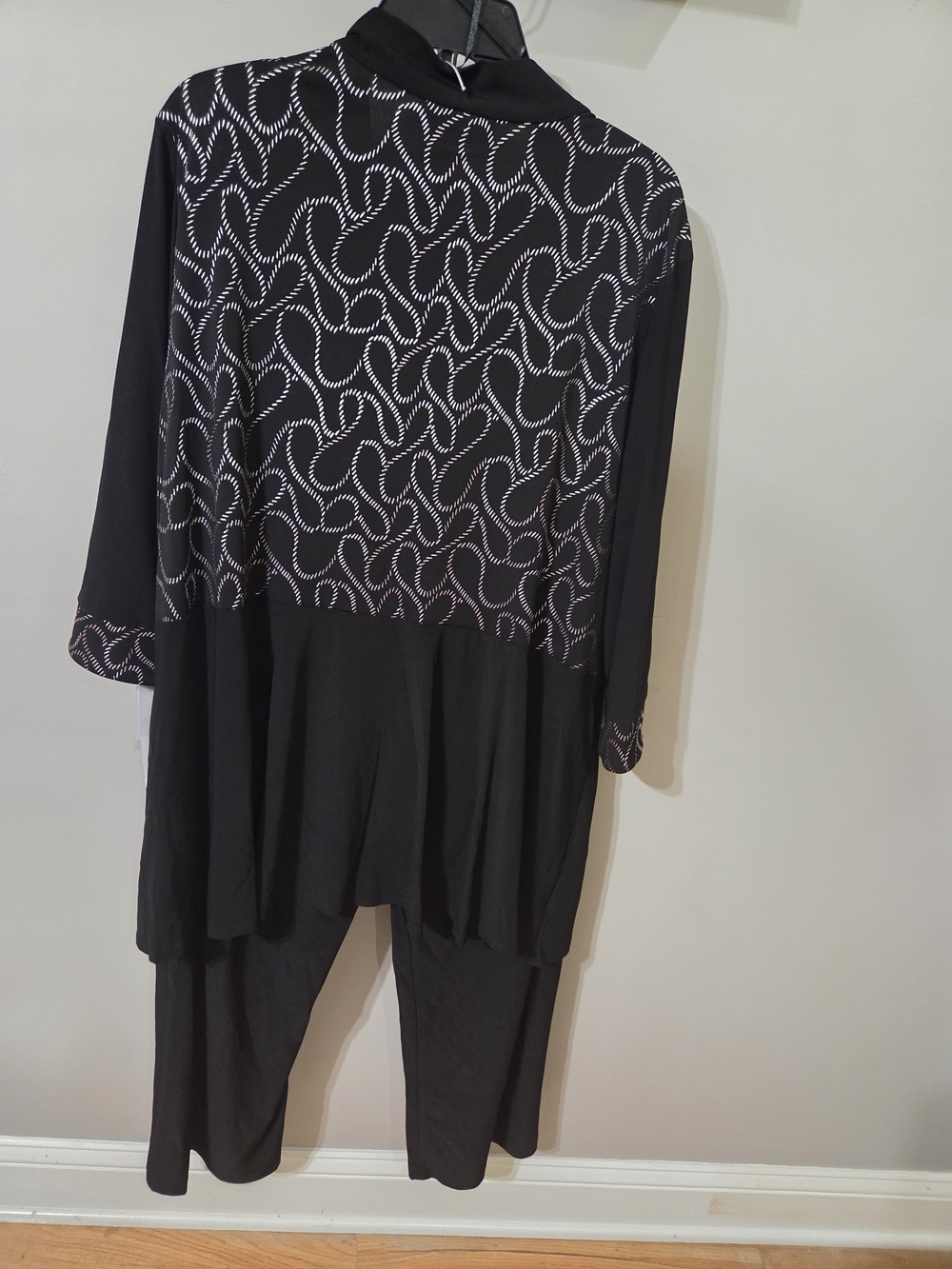 Perceptions Black Built In Cardigan & Shell with Chain-Link Pattern - Picture 5 of 5